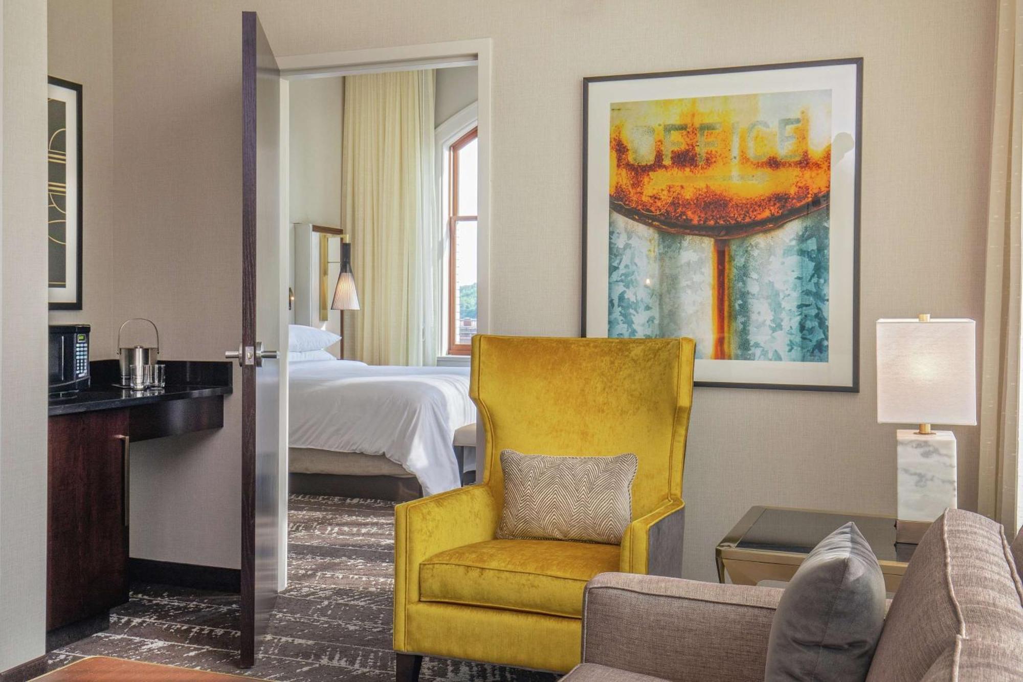 ดับเบิลทรี บาย ฮิลตัน ยังทาวน์ Hotel ยังส์ทาวน์ ภายนอก รูปภาพ