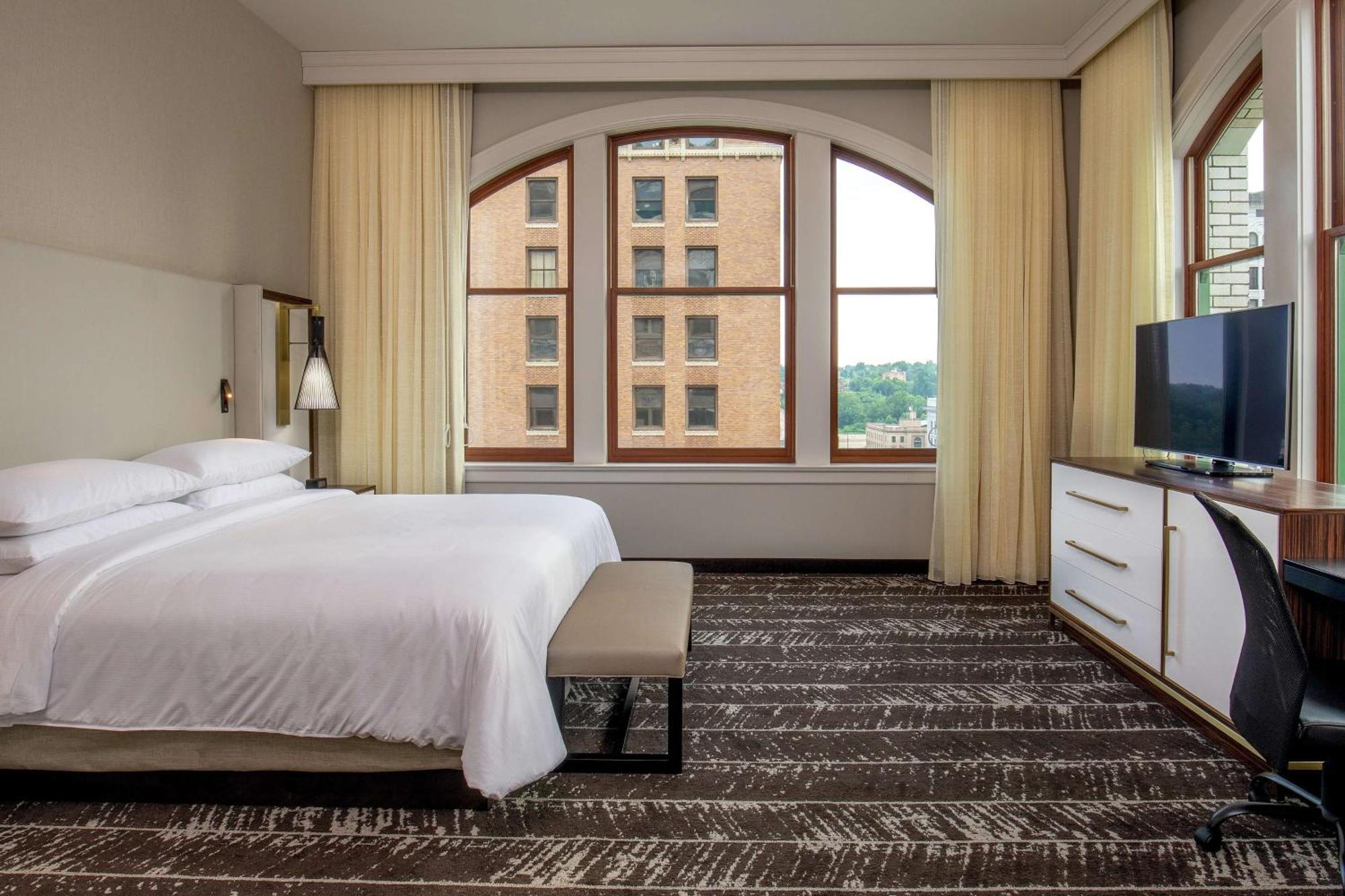 ดับเบิลทรี บาย ฮิลตัน ยังทาวน์ Hotel ยังส์ทาวน์ ภายนอก รูปภาพ